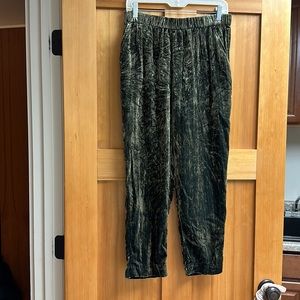 Anthropologie Ett:twa army green Crushed Velvet Pants. EUC